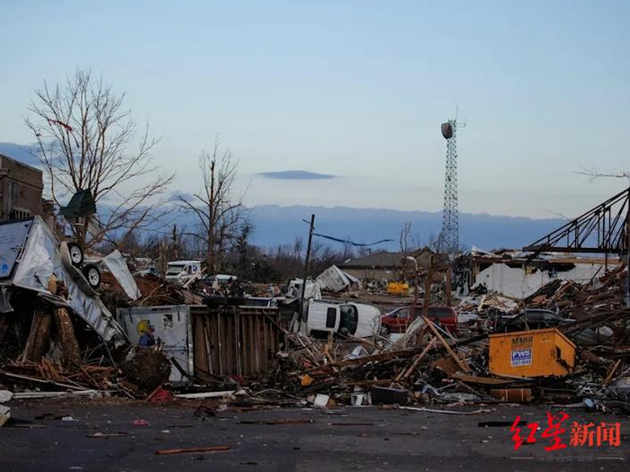  ▲龙卷风席卷后的梅菲尔德，满目疮痍