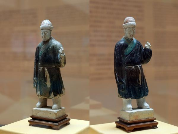 苏珊娜女士捐赠的两尊陶俑
