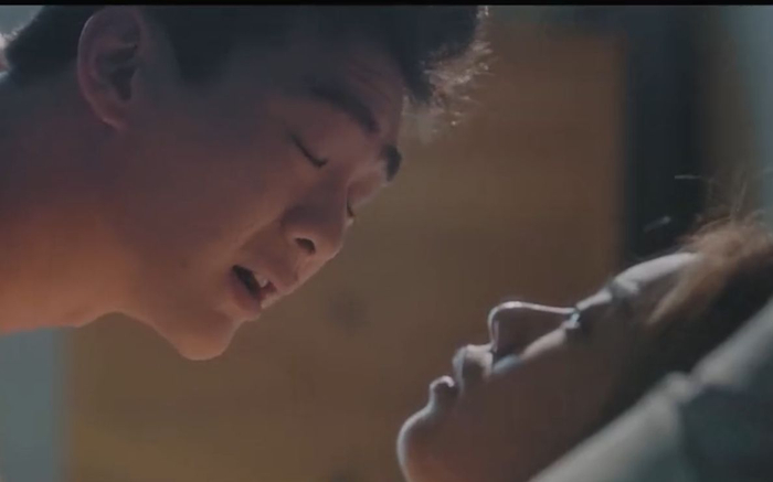 王菊在剧中有一些亲密戏。