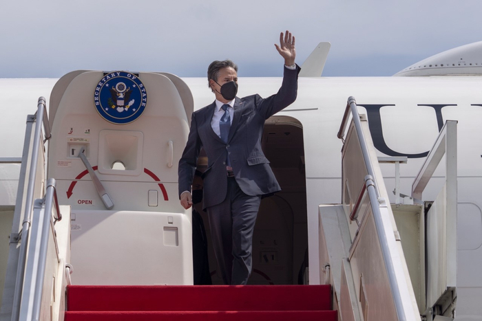 当地时间12月13日，美国国务卿布林肯抵达印尼首都雅加达，开启任内首次东南亚之行。图自美国国务院发言人推特