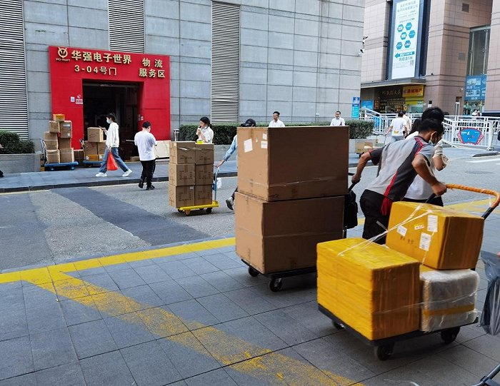 货物运输组成了华强北的“血管”。图片来源：陆柯言/摄
