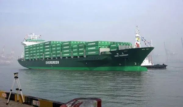 台湾“立敏轮”2008年12月15日从高雄港启航，19日抵达天津港（图源：新华网）