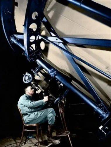 哈勃在进行天文观测