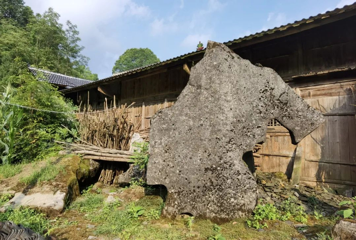 ▲湖北宣恩高罗四方岩