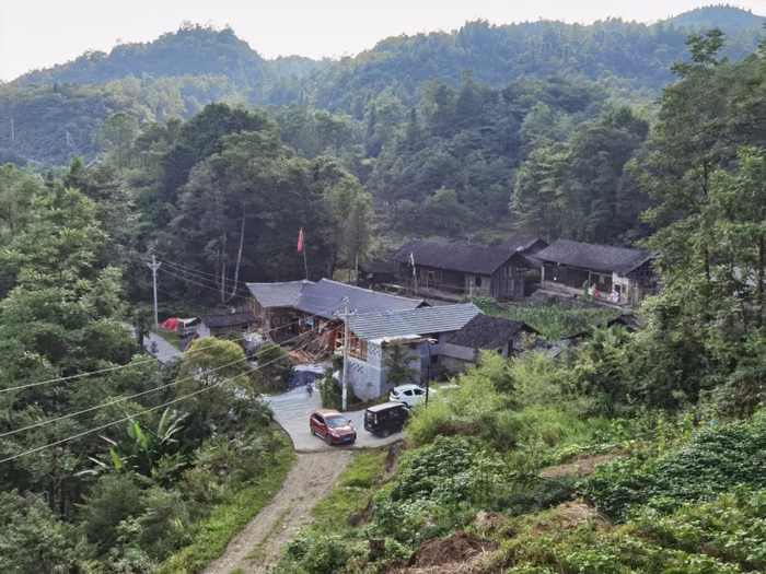 ▲湖北宣恩高罗四方岩