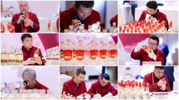 　　图为专家组对五粮液老酒进行鉴定