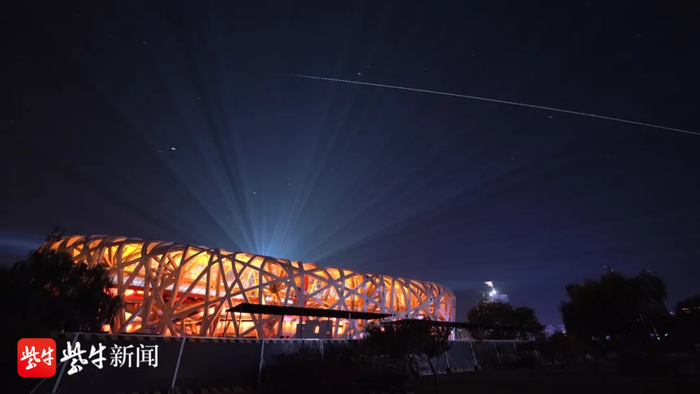 （中国空间站过境鸟巢 赵伟/摄）