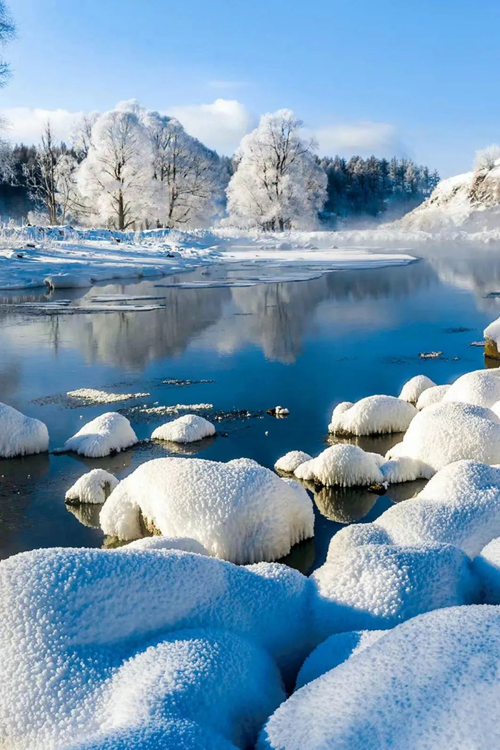 地热造就的哈拉哈不冻河。