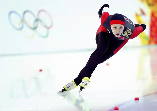 2014年，张虹摘下中国速滑冬奥会首金。受访者供图