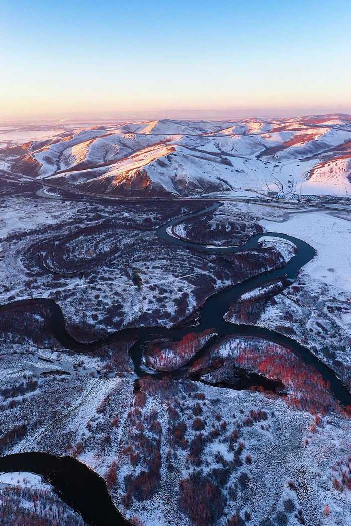 地势绝佳的北域山河。