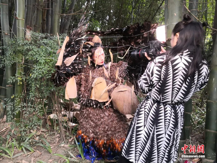 《山海经》异兽“顒”的拍摄现场。陈选斌 摄