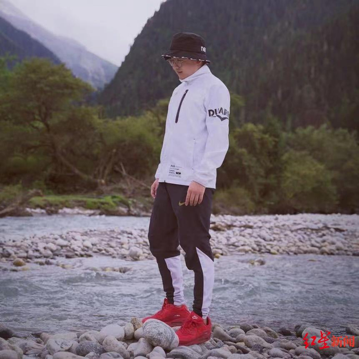 谈资视频导演荀子钰