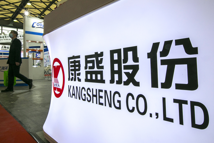 （2021年4月8日，上海，第32届中国制冷展。图片来源/视觉中国）