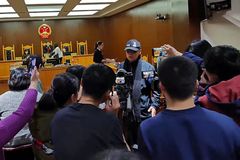 宣布停刊一周后，“童话大王”郑渊洁的维权有了新进展