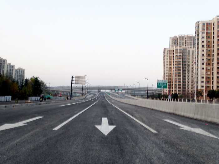 开通在即。 张孔生 摄