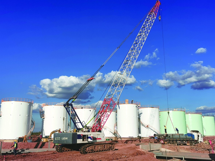 正在建设中的泰国东北部成品油管道项目终端罐区。作者: 孙广勇摄