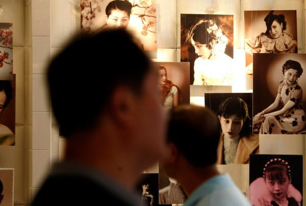 前几年的一场展览展出不少老上海电影明星的照片（本报资料照片）