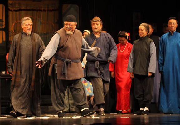 人艺版话剧《茶馆》，图片来源于网络