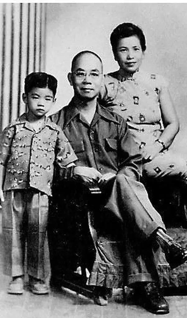 吴石与妻子和儿子