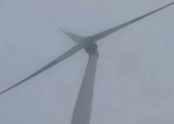 2021年12月26日，开展气热除冰后的郴州三十六湾风电场24号风电机组叶片