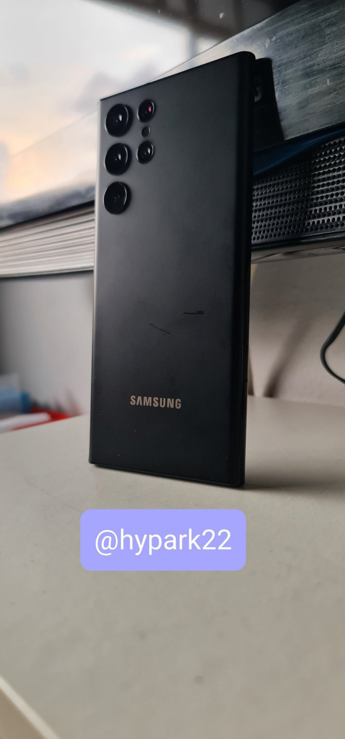 爆料：三星Galaxy S22 Ultra将有1TB存储版本，哑光黑“真机”现身_手机新浪网