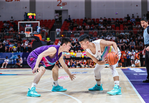 准者体育代言人王岚嵚、黎伊扬