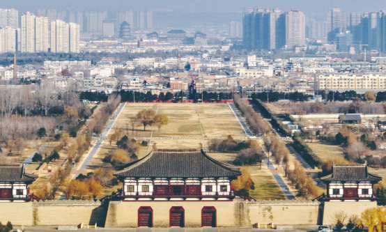 　　一城辉映古今，宫阙曾照天地。