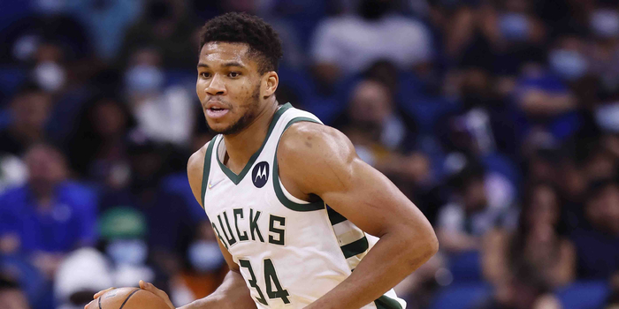 字母哥东部称雄湖人西部挣扎谁能率先重返总决赛