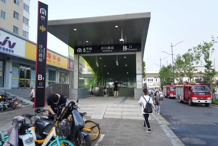 ↑资料图。9月15日，停运五十多天的郑州地铁5号线恢复载客运营。但在事发后，月月父母再没坐过一次地铁。