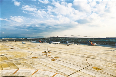     宁波机场1、2号航站楼及机坪全景。