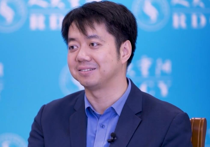 中国人民大学重阳金融研究院执行院长王文接受观察者网专访