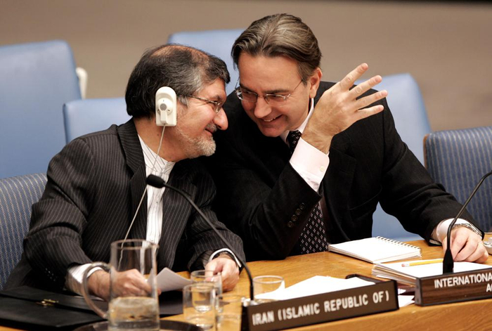 古斯塔沃·兹劳维宁（右） 图源：美联社