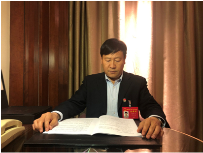 （湖北省人大代表、竹溪县龙坝镇吴坝村党支部书记陈可立。受访者供图）