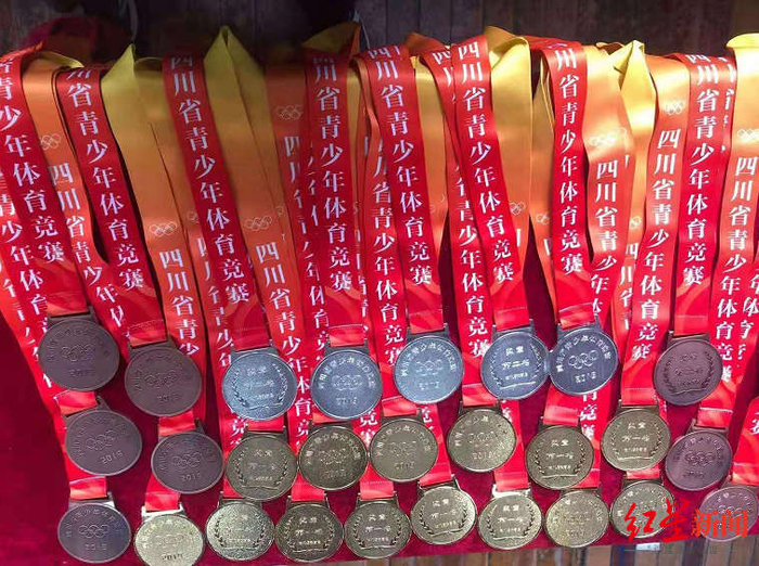 ↑泸沽中学获得的部分体育奖项图据网络