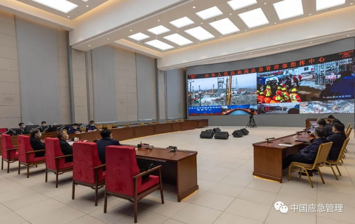 应急管理部指挥中心视频连线现场指挥部 胡光伟 摄
