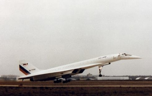 △据官方记录，图-144在1987年完成了从克里米亚飞往基辅的航行，这也是它作为超音速客机最后的一次飞行。