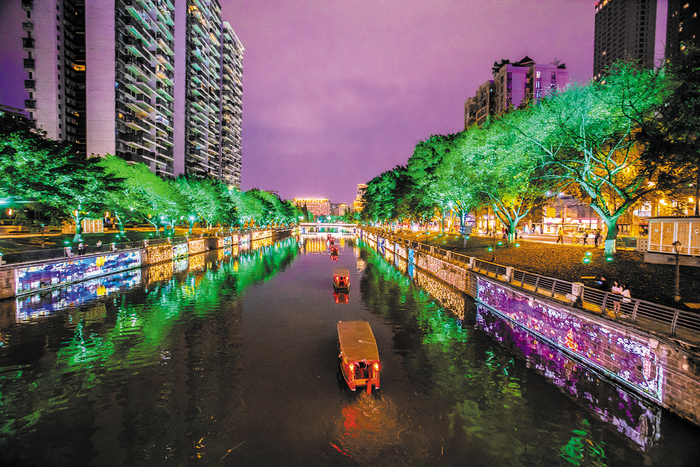 “夜游锦江”已成为成都的一张独特名片