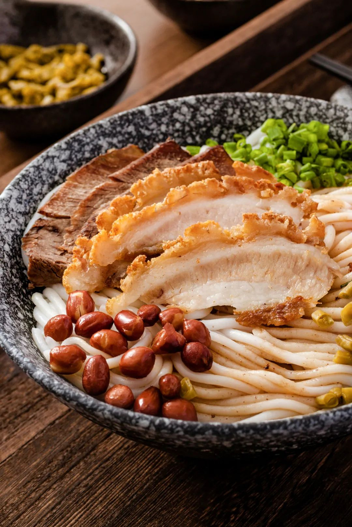 ▲ 桂林米粉。摄影/蒋智