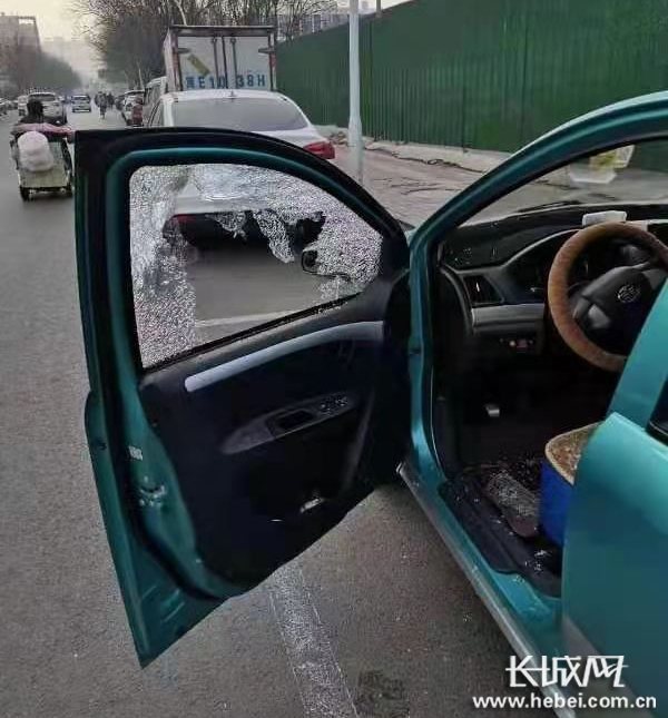邢台市发生多起出租车玻璃被砸盗窃案件。