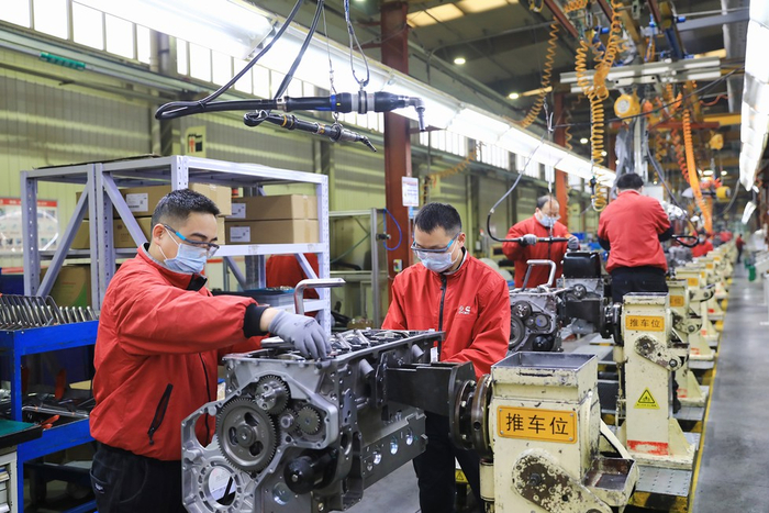 铆足干劲创佳绩 吕照胜/摄