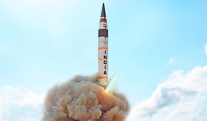 “烈火”-5导弹试射画面