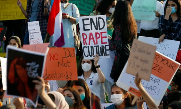 巴基斯坦伊斯兰堡，女性游行抗议强奸 图源：AP