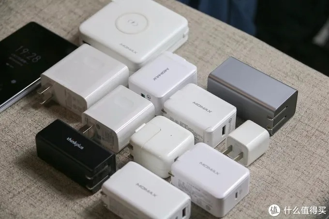 市面上部分氮化镓快充产品/图源：smzdm