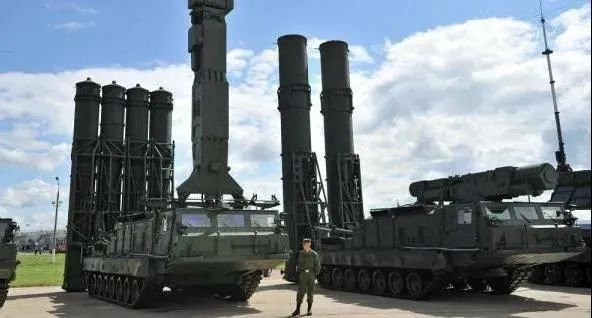 ▲资料图： 俄罗斯S-300V4型防空导弹系统