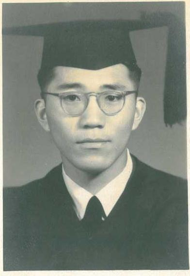 △主持设计万吨级远洋货船“东风号”的中国科学院院士许学彦