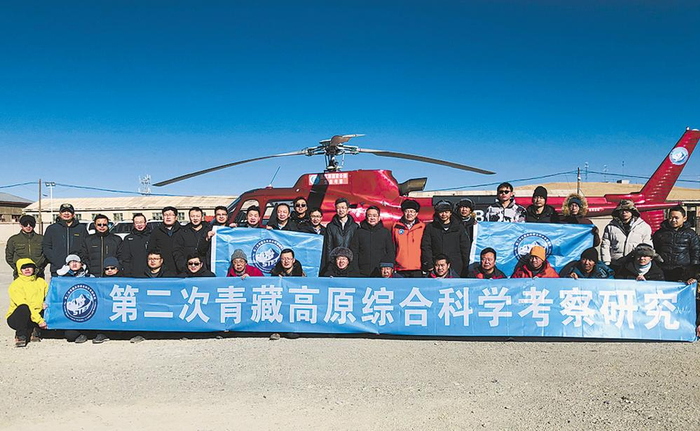 参与三江源国家公园综合考察的科考人员。