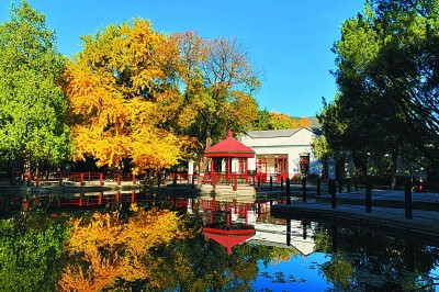    秋日的香山双清别墅全貌 北京市香山公园管理处提供