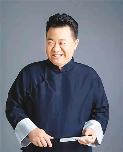 邱华栋近照　　资料