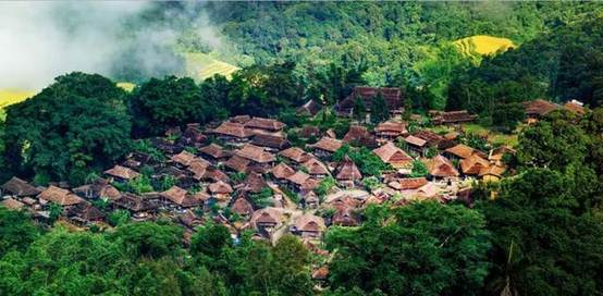 失火前翁丁老寨