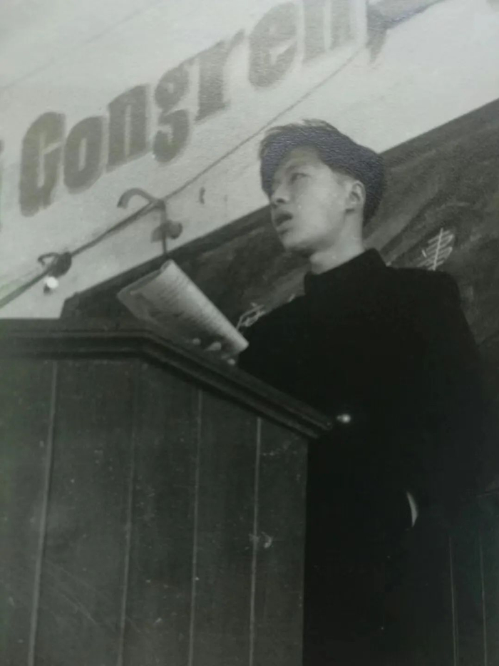 ▲华东师大中文系校友胡秉之（1962年摄）